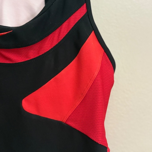 Vintage Nike Black & Red Racer Back Tank Top w Built-In Bra - Picture 5 of 13